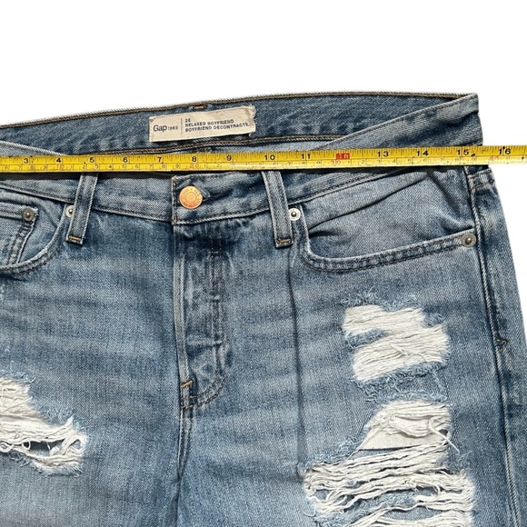 GAP Distress Ankle Jeans - Picture 6 of 9